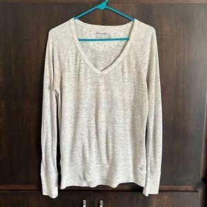 Eddie Bauer Oatmeal V-Neck Thermal Medium